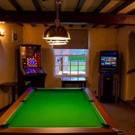 The Lion Hotel Llansantffraid-ym-Mechain 외부 사진