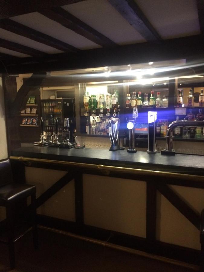 The Lion Hotel Llansantffraid-ym-Mechain 외부 사진