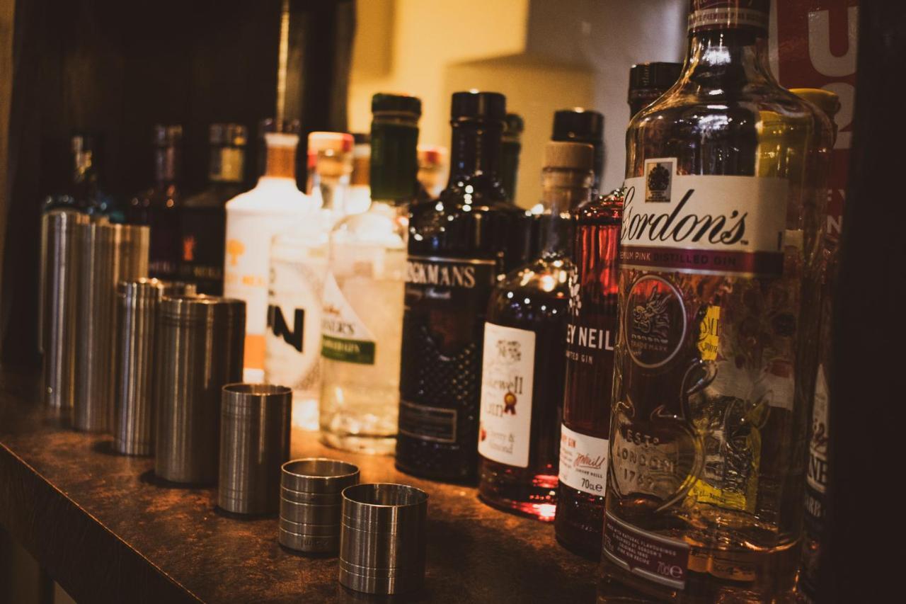 The Lion Hotel Llansantffraid-ym-Mechain 외부 사진